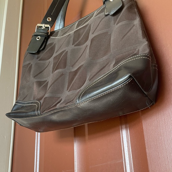 Nine & CO by Nine West Medium Brown Shoulder Bag W/ Black Faux Leather Trim - Picture 3 of 5